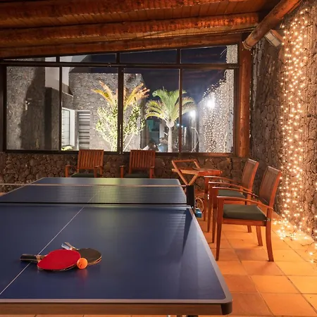 Costa Roja Con Vistas Al Mar, Piscinas, Jacuzzi, Mini Golf Y Padel En Montana Roja Villa Playa Blanca (Lanzarote)