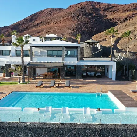 Costa Roja Con Vistas Al Mar, Piscinas, Jacuzzi, Mini Golf Y Padel En Montana Roja Playa Blanca (Lanzarote)