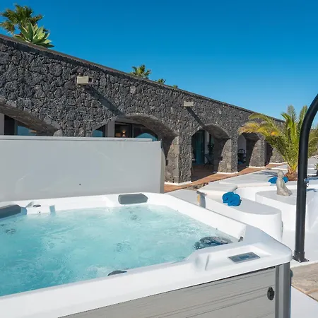 Costa Roja Con Vistas Al Mar, Piscinas, Jacuzzi, Mini Golf Y Padel En Montana Roja *