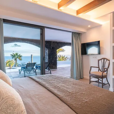 Villa Costa Roja Con Vistas Al Mar, Piscinas, Jacuzzi, Mini Golf Y Padel En Montana Roja