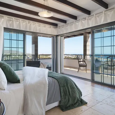 Villa Costa Roja Con Vistas Al Mar, Piscinas, Jacuzzi, Mini Golf Y Padel En Montana Roja Playa Blanca (Lanzarote)